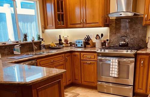 Hollywood Beach House | Beach Classic & Tropical Backyard Bliss!