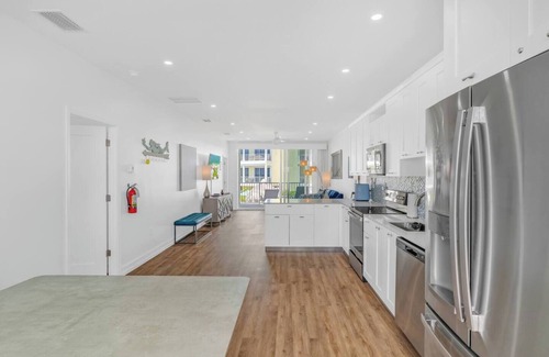 Key Colony Beach Apartment | Beach Club Tidal Wave-Beach/Pool