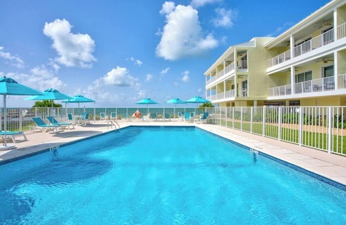 Key Colony Beach Apartment | Beach Club Tidal Wave-Beach/Pool