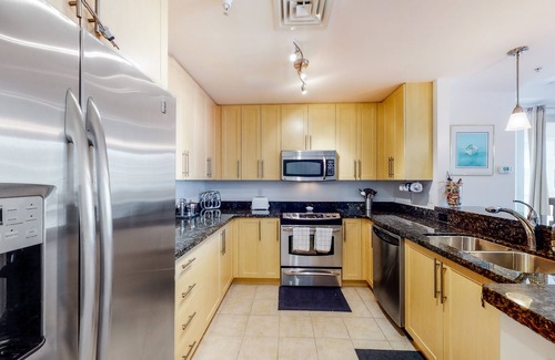 Sandbridge Condo | Beach condo with pool views, balcony, outdoor pool & gym