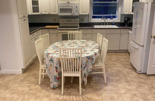 Westerly House | Beach Cottage 1 Mile From Weekapaug & Misquamicut