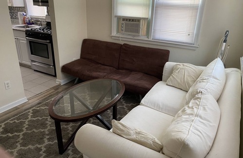 Lake Como House | Beach Cottage 4 Blocks From Beach 3 Blocks East of Main Street Bars/restaurants