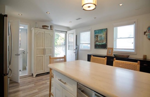 Townsend's Inlet Cottage | Beach Cottage a Block from the Beach!