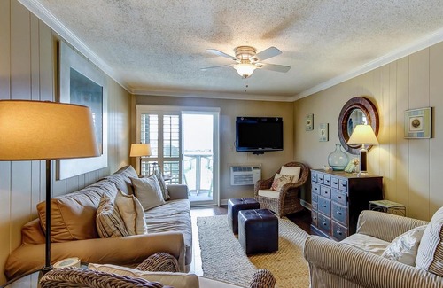 Cherry Grove Beach Apartment | Beach Cottage at OD