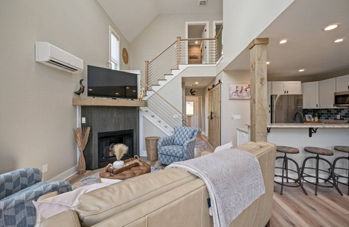 Rhodhiss Cottage | Beach cottage on the Catawba River with lots of outdoor space!