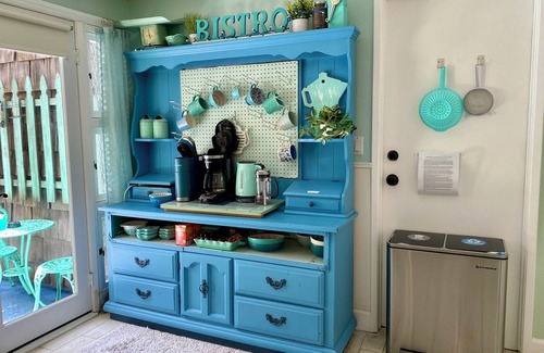 Belmont Shore Cottage | BEACH COTTAGE steps from OCEANFRONT and BAY beaches, close to SoCal attractions