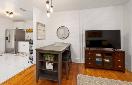 Saint Simons Island Cottage | Beach Cottage with 2 king beds! One short block to beach-Walk to Pier Village!