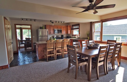 Lake George Cottage | Beach Cottages at Lake George