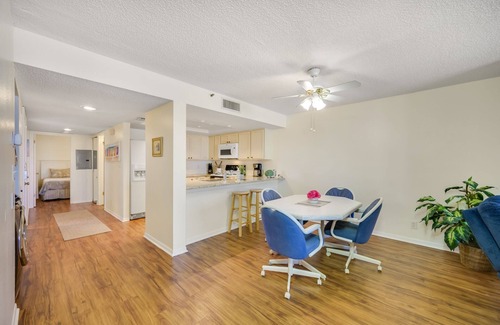 Redington Shores Condo | Beach Cottages Beachfront - Your Escape Awaits! Sun, Secure, Family Friendly