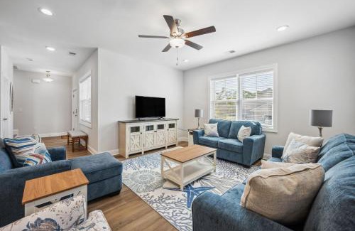 North Litchfield Beach House | Beach Cruiser Cottage home by Peace Vacations