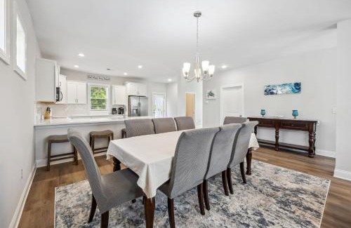 North Litchfield Beach House | Beach Cruiser Cottage home by Peace Vacations