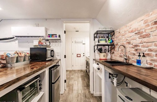 San Carlos Park Apartment | Beach, dining nearby, close to airports. Book now!