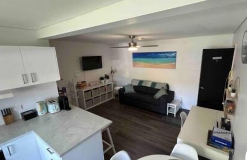 Wollongong CBD Apartment | Beach Escape - family & pet friendly!