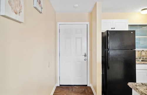 Bahama Beach Condo | Beach Escape Condo | Pet-Friendly, Walk to Beach & Local Favorites