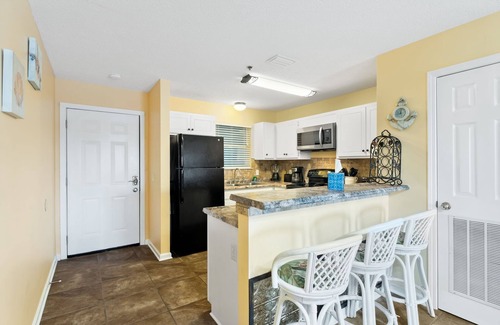 Bahama Beach Condo | Beach Escape Condo | Pet-Friendly, Walk to Beach & Local Favorites