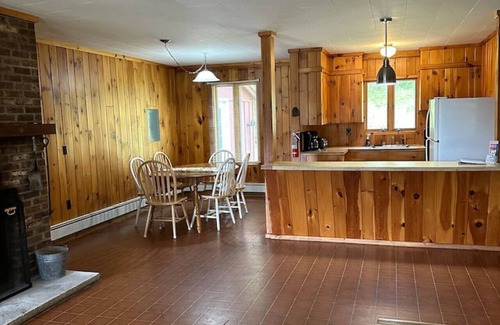 Indian Lake Cabin | Beach - Family & Pet Friendly - Adirondack Cabin