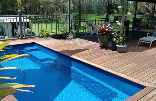 Crescent Head Apartment | Beach/farm stay, 3 mins to the beach. Small acerage with lush gardens & wildlife