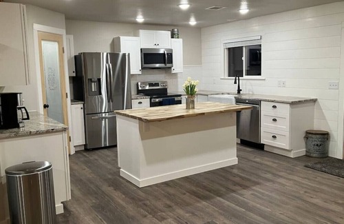 Brookings House | Beach Farmhouse on the River + Hot Tub