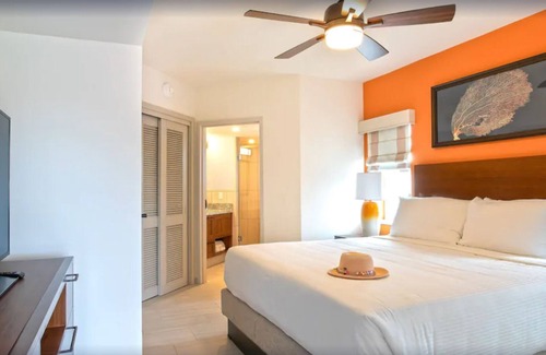 Simpson Bay Resort | Beach front 1 bedroom apartment overlooking Simpson Bay (Feb.13-20, 2021)