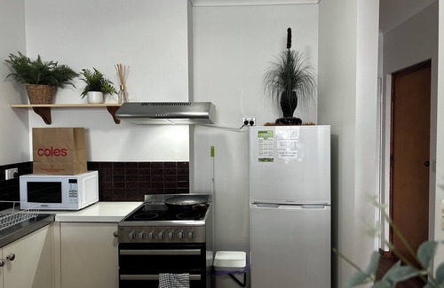Port Lincoln Apartment | Beach-Front 2 Bedroom Apartment with equipped kitchen, wifi, swimming pool