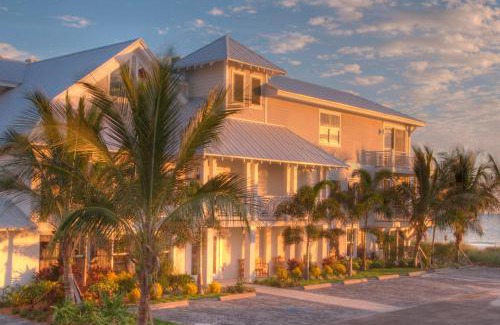Holmes Beach House | Beach Front 2 Bedroom B
