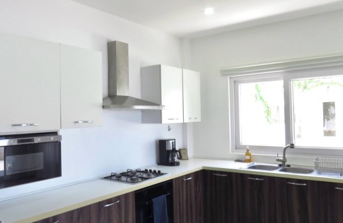 Dixon Cove Apartment | Beach Front 2 rooms villa Roatan