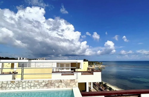 Dixon Cove Apartment | Beach Front 2 rooms villa Roatan