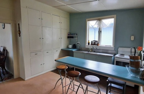 Ngarimu Bay House | Beach Front Bach - Thornton Bay