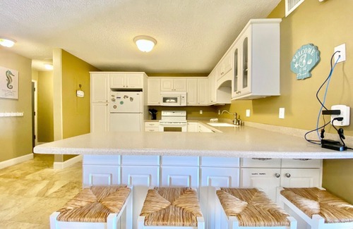 Bel Air Condo | BEACH Front Condo! Stay right on the Gulf! GG201