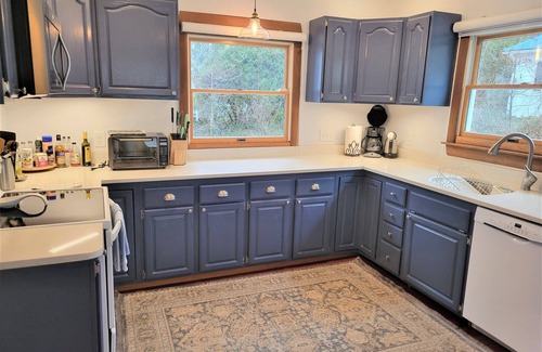 Calvert Beach-Long Beach House | Beach-Front Classic on the Chesapeake Bay