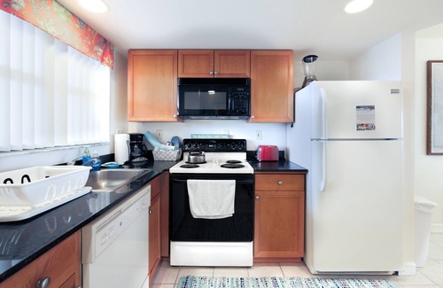 Belle Vista Condo | BEACH FRONT CONDO on the sugary sands of the Gulf of Mexico.