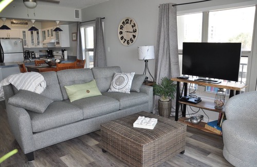 Fort Walton Beach Condo | Beach Front Ground Floor Condo - ETW 1000 NEWLY UPDATED!