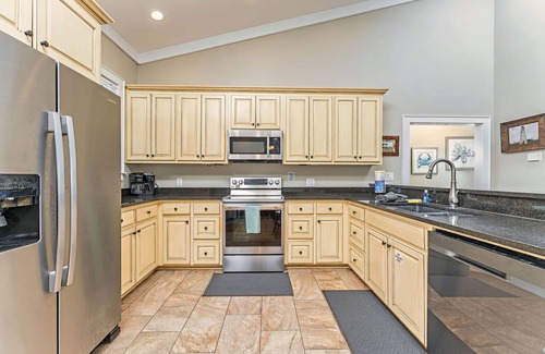 St. George Island House | Beach Front, Heated Pool, Gorgeous Gulf Views Sleeps 10