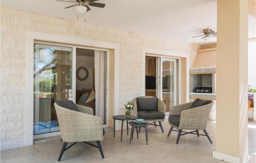 Srima House | Beach Front Home In Srima