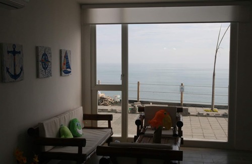 Manta House | Beach front house - Casa frente al mar
