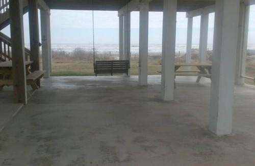 Gulf Palms House | Beach Front House Near Jamaica Beach
