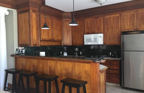 Kalama Tract House | BEACH FRONT KAILUA ESTATE, OCEAN VIEWS, HUGE LUSH PRIVATE HISTORIC PROPERTY