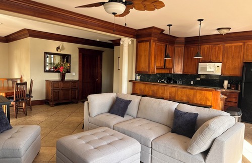 Kalama Tract House | BEACH FRONT KAILUA ESTATE, OCEAN VIEWS, HUGE LUSH PRIVATE HISTORIC PROPERTY