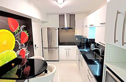 Hollywood South Central Beach Apartment | BEACH FRONT LUXURY MODERN 3BEDROOM/2BATH CONDO