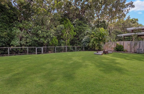 Toogoom House | Beach Front, Modern & Spacious, Securely Fenced for Kids & Pets