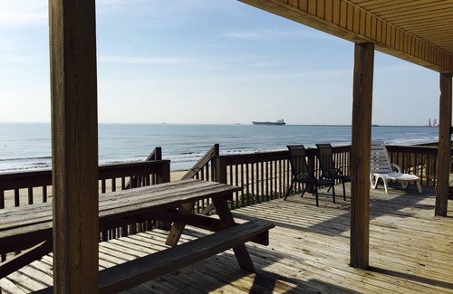 Surfside Beach House | Beach Front On Pedestrian Beach - bare feet to beach Sept 21-26 175nt+10% Off
