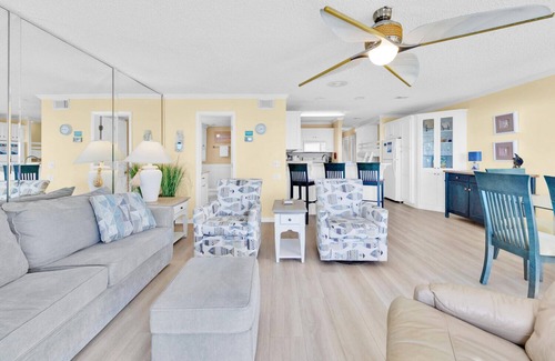 Fort Bay Condo | ☀️Beach Front-Pool + HotTub-Latitude 29 #2☀️