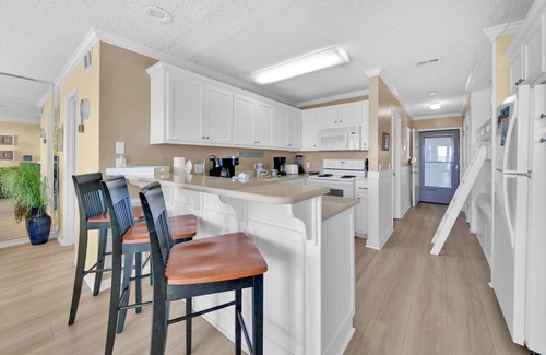 Fort Bay Condo | ☀️Beach Front-Pool + HotTub-Latitude 29 #2☀️