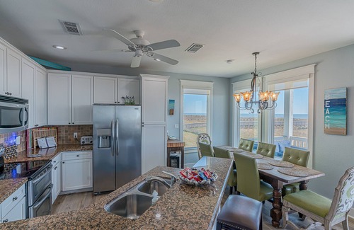 Galveston House | BEACH FRONT! The Happy Mullet: Surf, Sun, the Perfect House and Ms. Pac Man