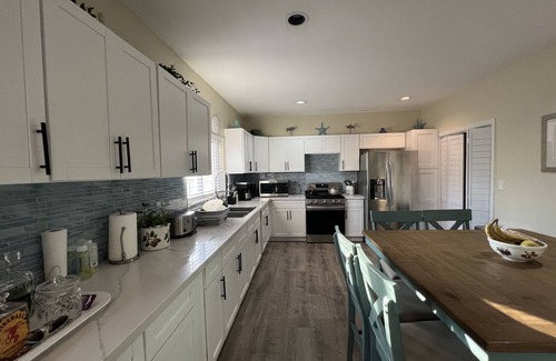 Alice Town House | Beach front vacation rental - perfect for families!