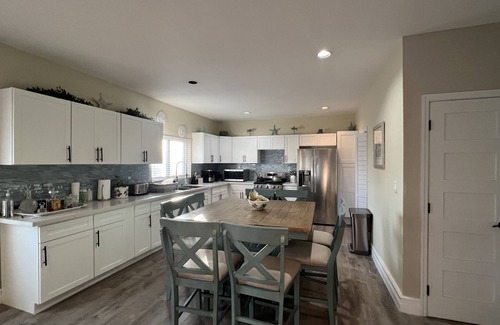 Alice Town House | Beach front vacation rental - perfect for families!