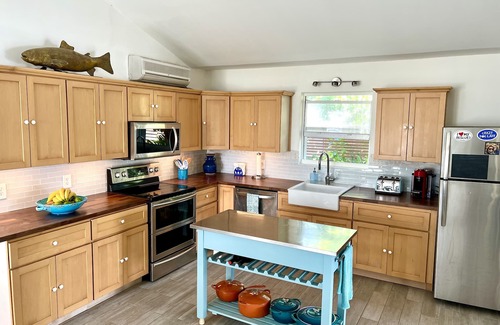 Cockburn Town Villa | Beach front villa with private pool & panoramic ocean views