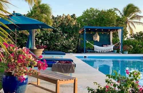 Cockburn Town Villa | Beach front villa with private pool & panoramic ocean views
