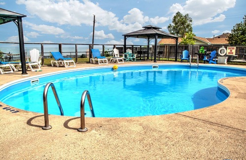 Wasaga Beach House | Beach front- Wasaga Beach/AC/BBQ/Near Blue Mountain