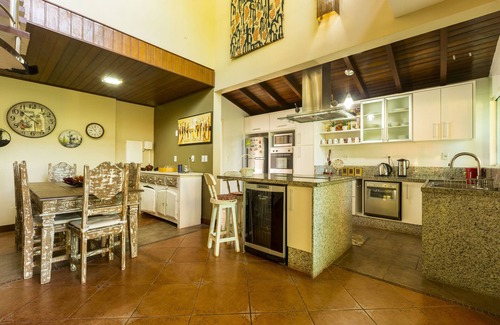Ilha Grande House | Beach front with comfort on Ilha Grande for up to 10 persons.